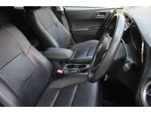 Toyota Auris VVT-h Excel 