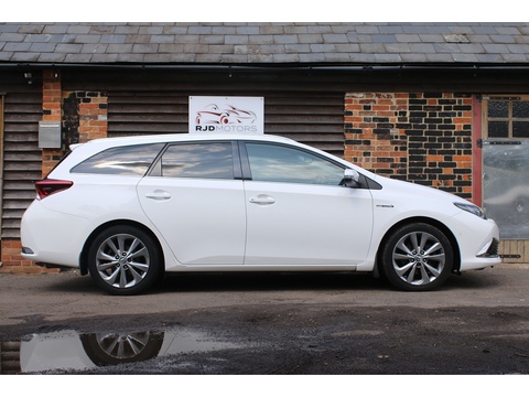 1.8 VVT-h Excel Touring Sports 5dr Petrol Hybrid CVT Euro 6 (s/s) (136 ps)