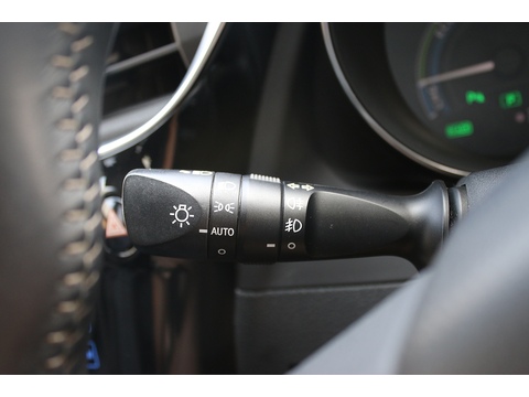 1.8 VVT-h Excel Touring Sports 5dr Petrol Hybrid CVT Euro 6 (s/s) (136 ps)