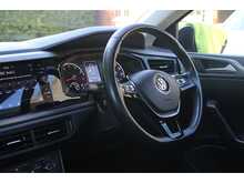 Volkswagen Polo TSI SE 