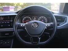 Volkswagen Polo TSI SE 
