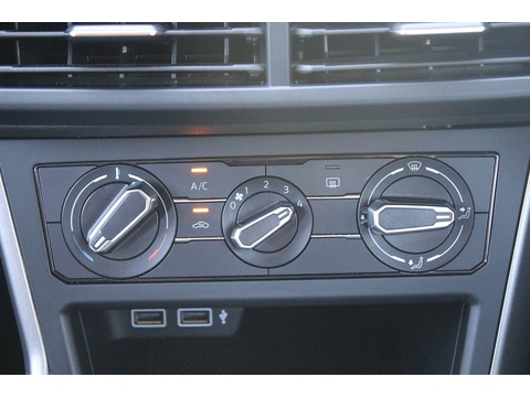 1.0 TSI SE Hatchback 5dr Petrol Manual Euro 6 (s/s) (95 ps)