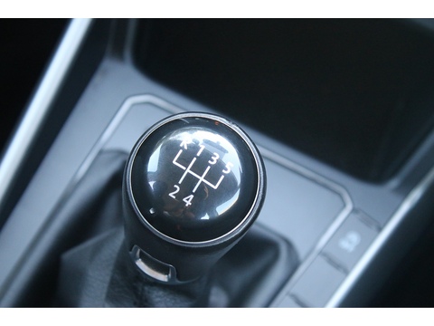 1.0 TSI SE Hatchback 5dr Petrol Manual Euro 6 (s/s) (95 ps)