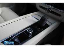 Volvo XC60 B5 MHEV Momentum