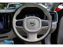 Volvo XC60 B5 MHEV Momentum