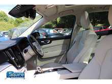 Volvo XC60 B5 MHEV Momentum