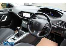 Peugeot 308 PureTech Allure Premium