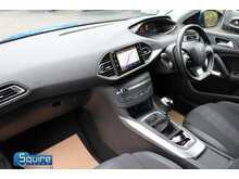 Peugeot 308 PureTech Allure Premium