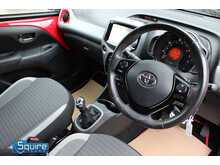Toyota AYGO VVT-i x-play