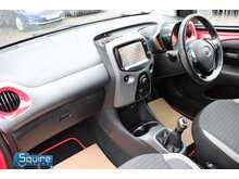 Toyota AYGO VVT-i x-play