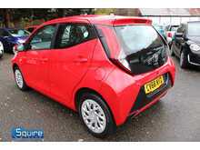 Toyota AYGO VVT-i x-play