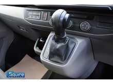 Volkswagen Transporter Shuttle TDI SE