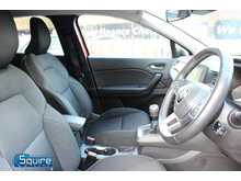 Renault Captur TCe Iconic 