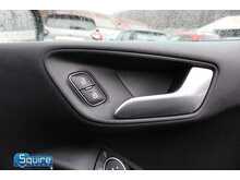 Ford Fiesta T EcoBoost MHEV Titanium X