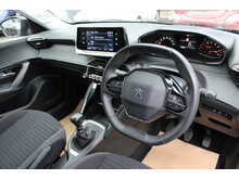 Peugeot 2008 PureTech Active Premium