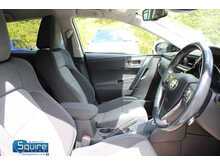 Toyota Auris VVT-h Design