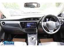 Toyota Auris VVT-h Design