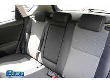Toyota Auris VVT-h Design