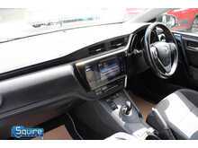 Toyota Auris VVT-h Design