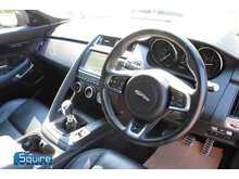 Jaguar E-PACE D150 R-Dynamic SE