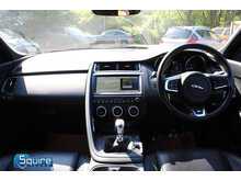 Jaguar E-PACE D150 R-Dynamic SE