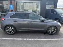 Hyundai i30 1.6 CRDi Blue Drive Premium Hatchback 5dr Diesel Manual Euro 6 (s/s) (110 ps) 