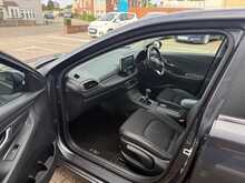 Hyundai i30 1.6 CRDi Blue Drive Premium Hatchback 5dr Diesel Manual Euro 6 (s/s) (110 ps) 