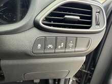 Hyundai i30 1.6 CRDi Blue Drive Premium Hatchback 5dr Diesel Manual Euro 6 (s/s) (110 ps) 