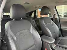 Hyundai i30 1.6 CRDi Blue Drive Premium Hatchback 5dr Diesel Manual Euro 6 (s/s) (110 ps) 