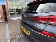 Hyundai i30 1.6 CRDi Blue Drive Premium Hatchback 5dr Diesel Manual Euro 6 (s/s) (110 ps) 
