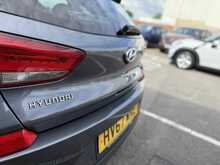 Hyundai i30 1.6 CRDi Blue Drive Premium Hatchback 5dr Diesel Manual Euro 6 (s/s) (110 ps) 
