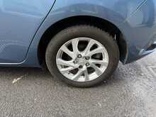 Toyota Auris 1.2 VVT-i Business Edition Hatchback 5dr Petrol Manual Euro 6 (s/s) (116 ps) 