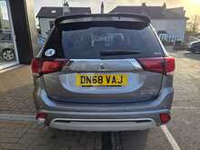 Mitsubishi Outlander 2.4h TwinMotor 13.8kWh 5hs SUV 5dr Petrol Plug-in Hybrid CVT 4WD Euro 6 (s/s) (209 ps) 
