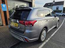 Mitsubishi Outlander 2.4h TwinMotor 13.8kWh 5hs SUV 5dr Petrol Plug-in Hybrid CVT 4WD Euro 6 (s/s) (209 ps) 