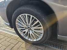 Mitsubishi Outlander 2.4h TwinMotor 13.8kWh 5hs SUV 5dr Petrol Plug-in Hybrid CVT 4WD Euro 6 (s/s) (209 ps) 