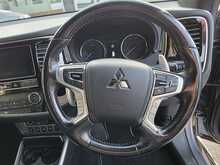 Mitsubishi Outlander 2.4h TwinMotor 13.8kWh 5hs SUV 5dr Petrol Plug-in Hybrid CVT 4WD Euro 6 (s/s) (209 ps) 