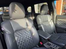 Mitsubishi Outlander 2.4h TwinMotor 13.8kWh 5hs SUV 5dr Petrol Plug-in Hybrid CVT 4WD Euro 6 (s/s) (209 ps) 