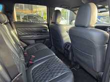 Mitsubishi Outlander 2.4h TwinMotor 13.8kWh 5hs SUV 5dr Petrol Plug-in Hybrid CVT 4WD Euro 6 (s/s) (209 ps) 