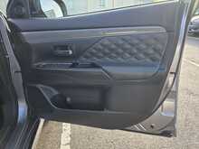 Mitsubishi Outlander 2.4h TwinMotor 13.8kWh 5hs SUV 5dr Petrol Plug-in Hybrid CVT 4WD Euro 6 (s/s) (209 ps) 