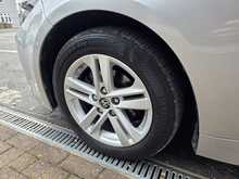Toyota Corolla 1.8 VVT-h Icon Tech Hatchback 5dr Petrol Hybrid CVT Euro 6 (s/s) (122 ps) 