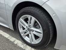 Toyota Corolla 1.8 VVT-h Icon Tech Hatchback 5dr Petrol Hybrid CVT Euro 6 (s/s) (122 ps) 