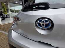 Toyota Corolla 1.8 VVT-h Icon Tech Hatchback 5dr Petrol Hybrid CVT Euro 6 (s/s) (122 ps) 