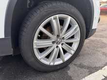 Volkswagen Tiguan 2.0 TDI BlueMotion Tech Match Edition SUV 5dr Diesel DSG 4WD Euro 6 (s/s) (150 ps) 