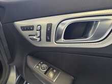 Mercedes-Benz SLC 2.0 SLC200 AMG Line Convertible 2dr Petrol Manual Euro 6 (s/s) (184 ps) 