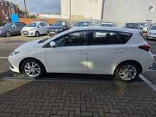 Toyota Auris 1.2 VVT-i Business Edition Hatchback 5dr Petrol CVT Euro 6 (s/s) (116 ps) 