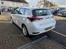 Toyota Auris 1.2 VVT-i Business Edition Hatchback 5dr Petrol CVT Euro 6 (s/s) (116 ps) 