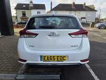 Toyota Auris 1.2 VVT-i Business Edition Hatchback 5dr Petrol CVT Euro 6 (s/s) (116 ps) 