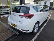 Toyota Auris 1.2 VVT-i Business Edition Hatchback 5dr Petrol CVT Euro 6 (s/s) (116 ps) 