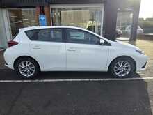 Toyota Auris 1.2 VVT-i Business Edition Hatchback 5dr Petrol CVT Euro 6 (s/s) (116 ps) 