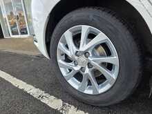 Toyota Auris 1.2 VVT-i Business Edition Hatchback 5dr Petrol CVT Euro 6 (s/s) (116 ps) 